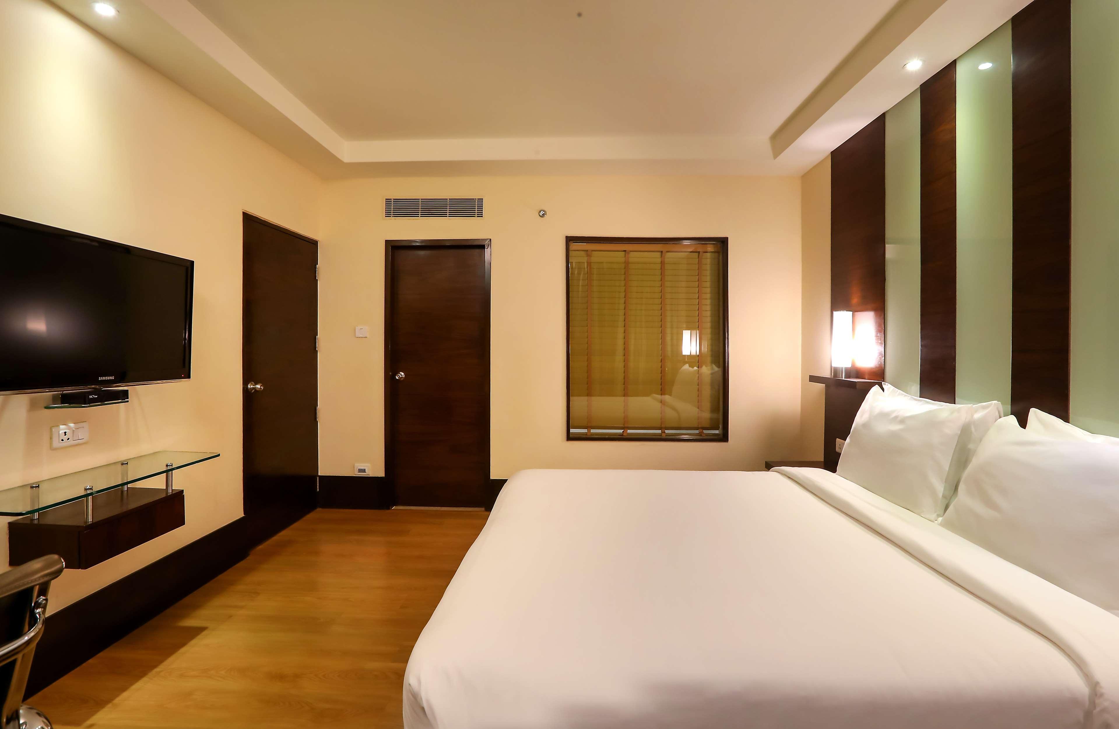 Radisson Blu Hotel Chennai City Centre Buitenkant foto